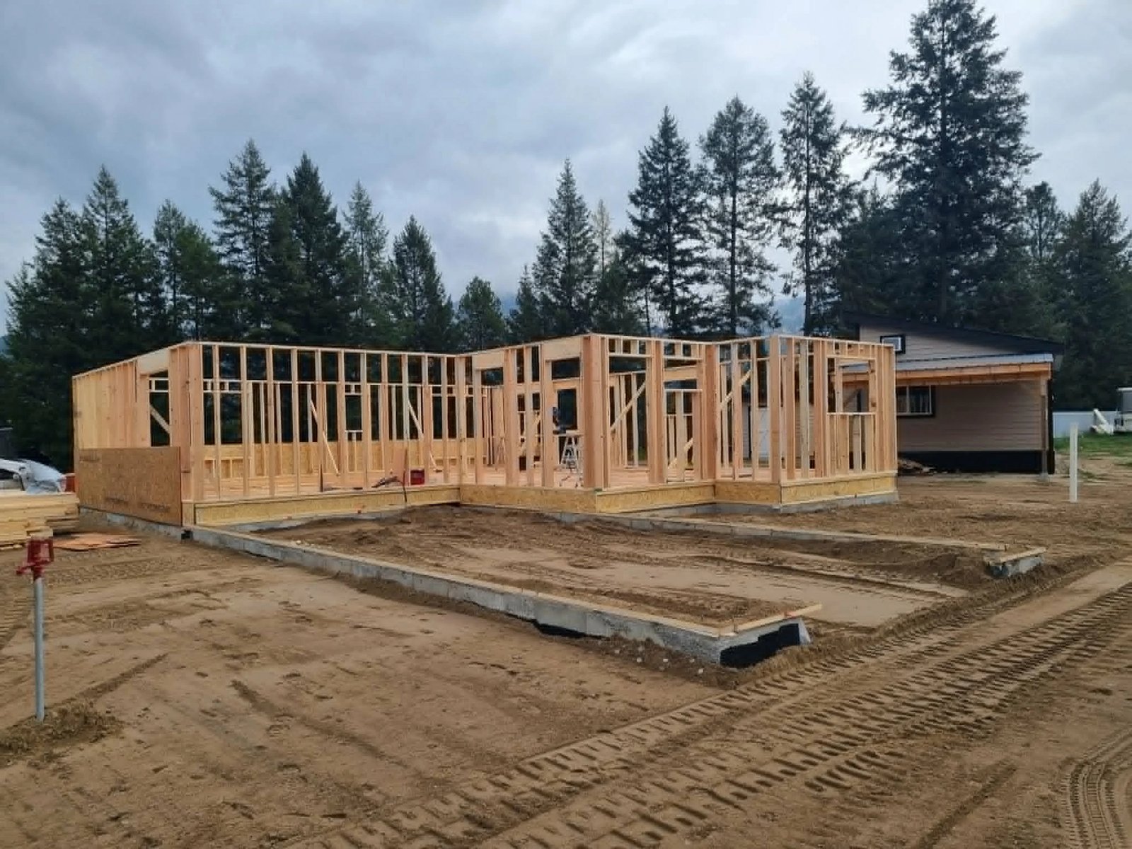 Custom home construction in the West Kootenays — Framing